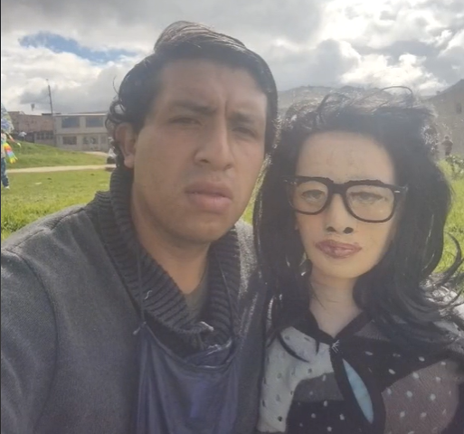 TikTok-Nutzer @montbk5959 will seine Stoffpuppe namens Natalia heiraten.