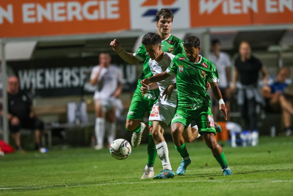 Der Sportclub schägt Lustenau.