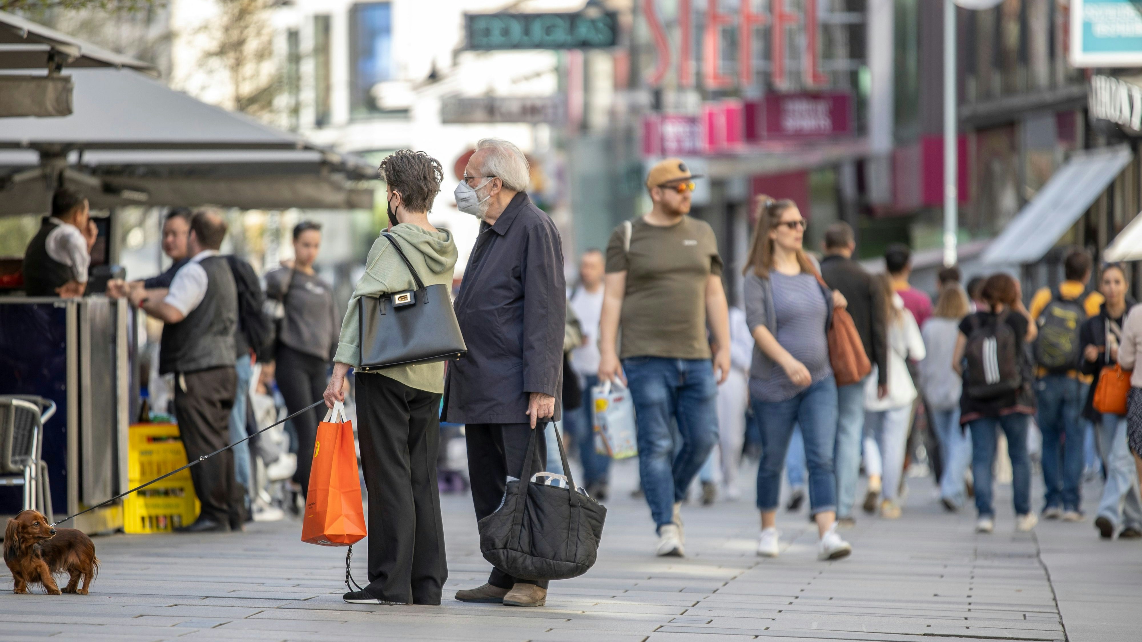 19 Prozent der Bevölkerung müssen sich auf den Kauf lebensnotwendiger Güter beschränken.