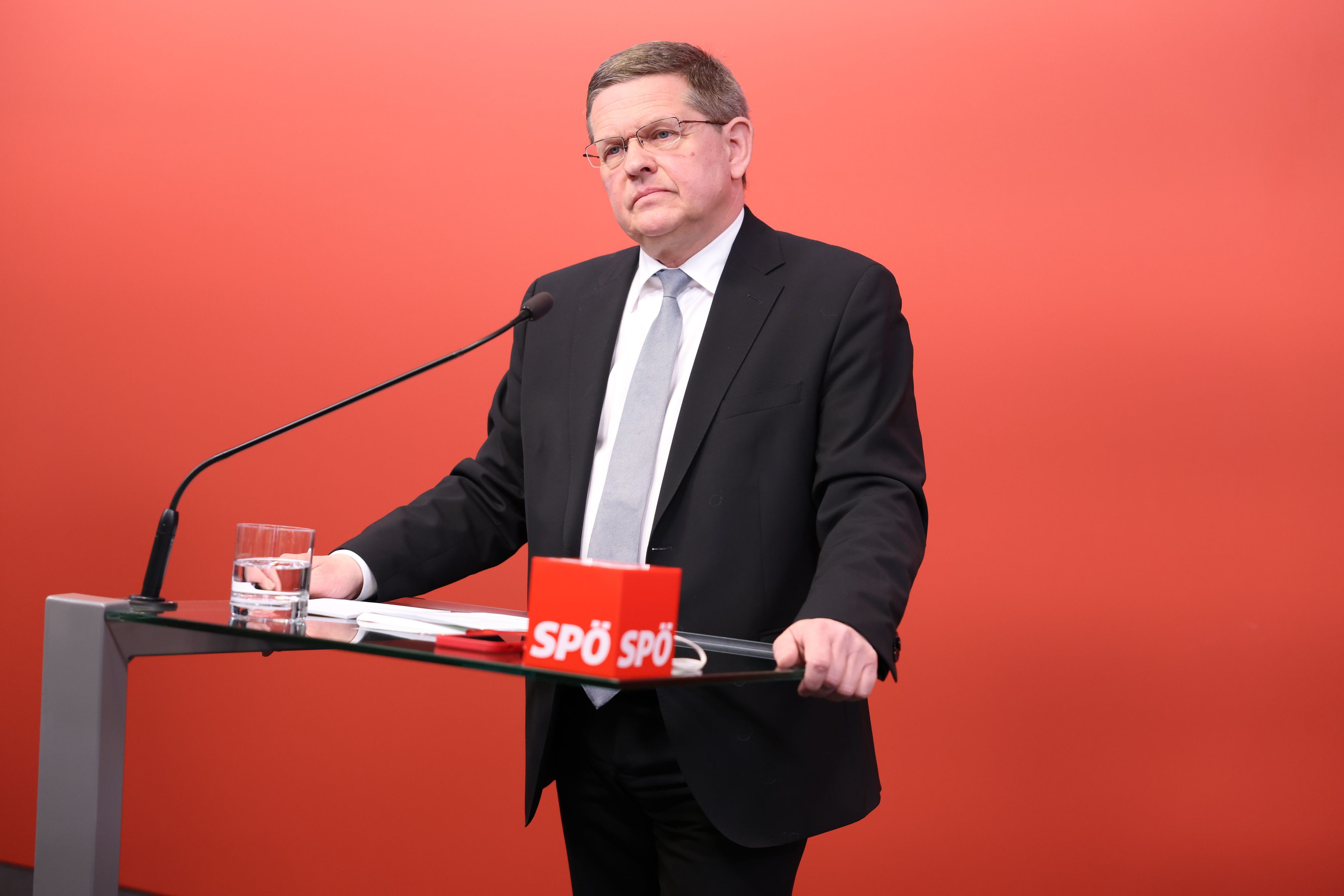 Not amused: SPÖ-Bundesgeschäftsführer Christian Deutsch.