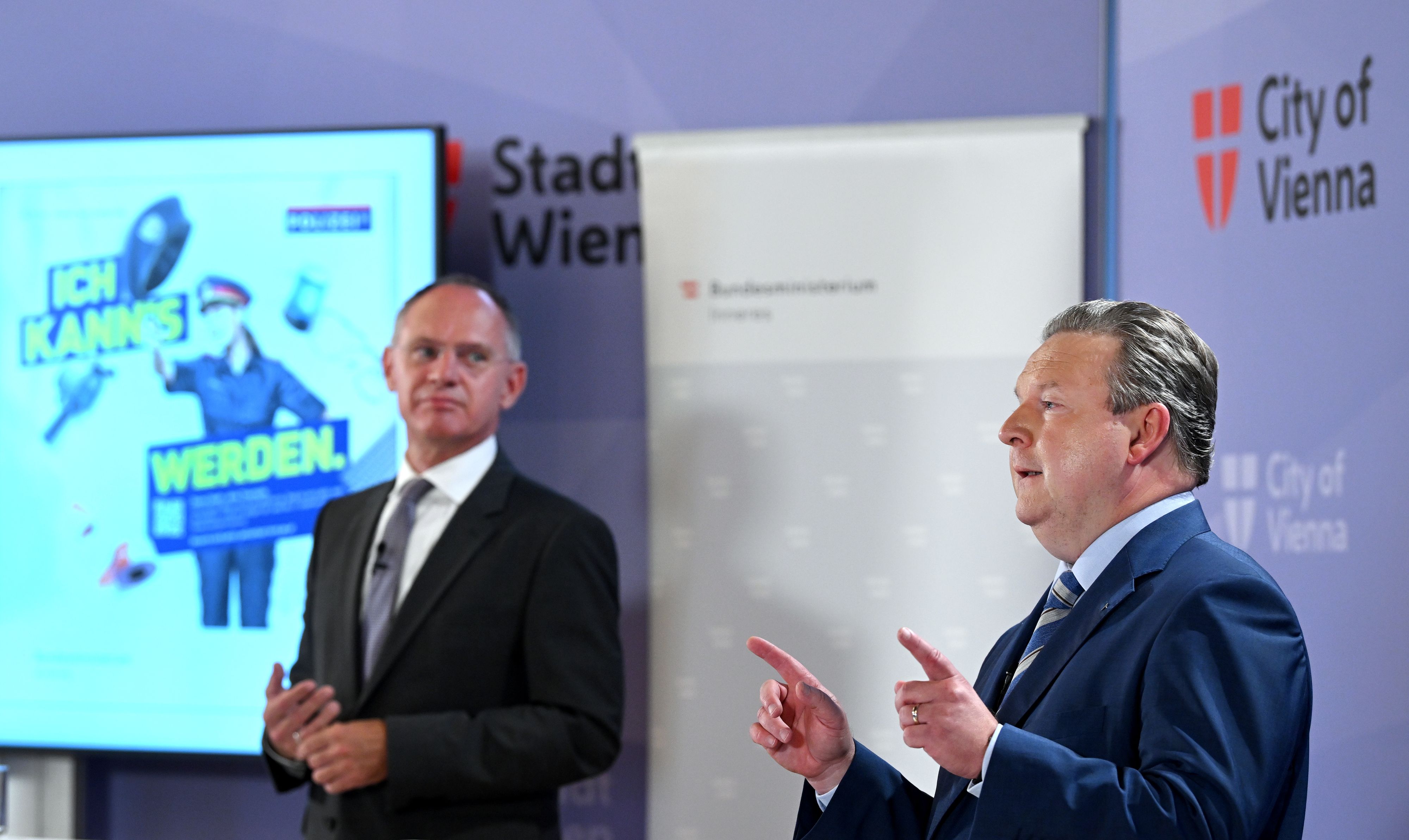 Trotz gemeinsamer Pressekonferenz: Die Spannungen zwischen Bund (Innenminister Gerhard Karner, ÖVP) und Land (Bürgermeister Michael Ludwig, SPÖ) waren nicht zu übersehen. 