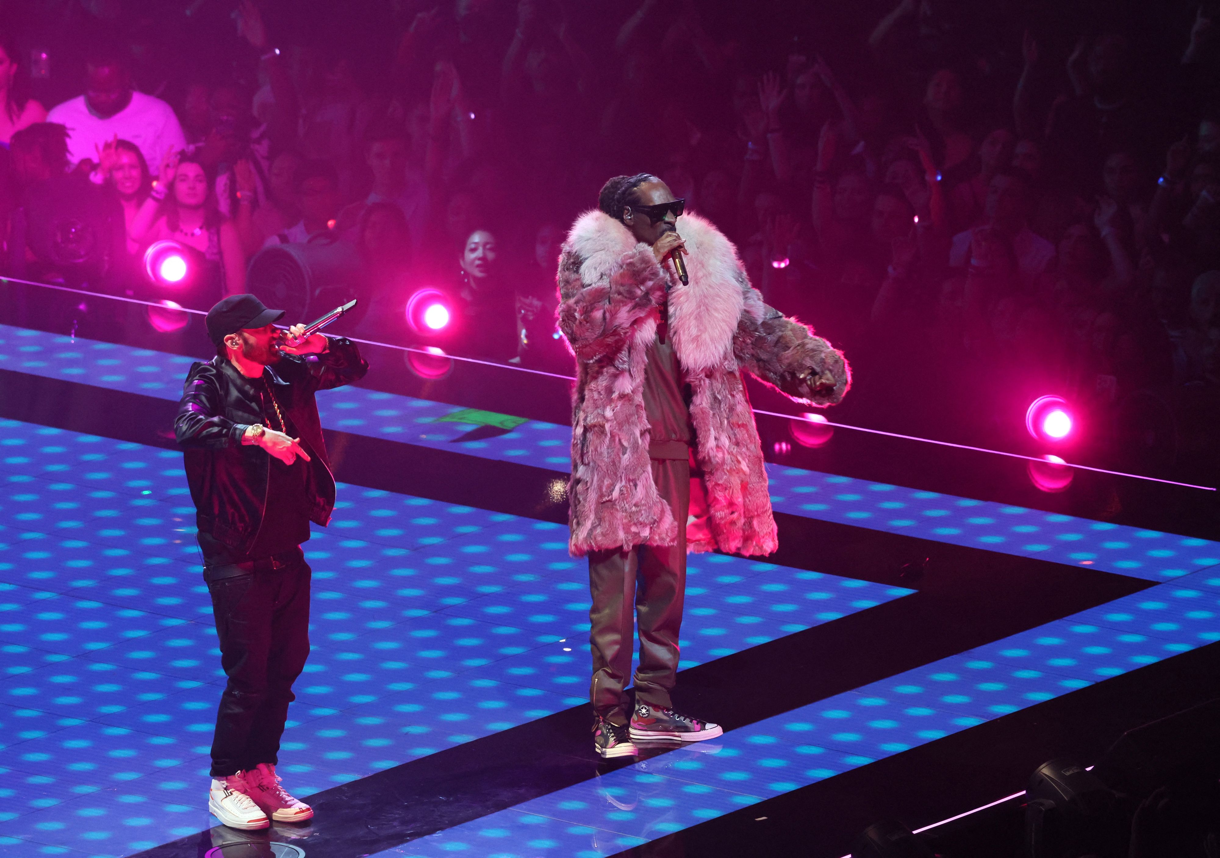 Eminem und Snoop Dogg performten am 28. August an den 2022 MTV Video Music Awards im Prudential Center in Newark, New Jersey. 