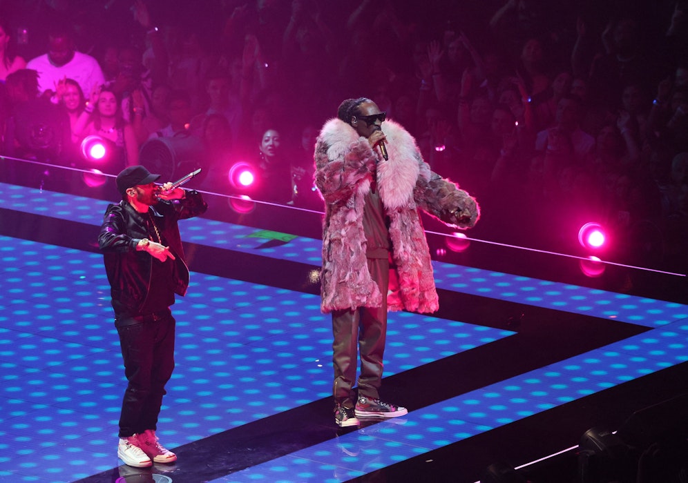 Eminem und Snoop Dogg performten am 28. August an den 2022 MTV Video Music Awards im Prudential Center in Newark, New Jersey. 