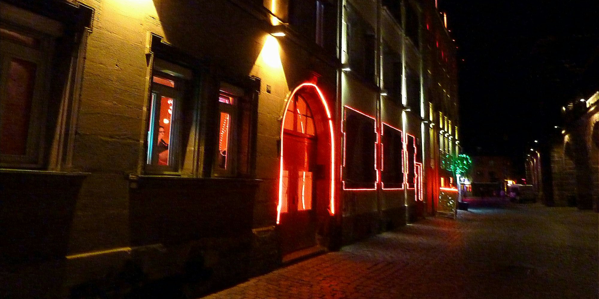 Insgesamt 18 Rotlichtlokale wurden am Dienstag von der Polizei kontrolliert.