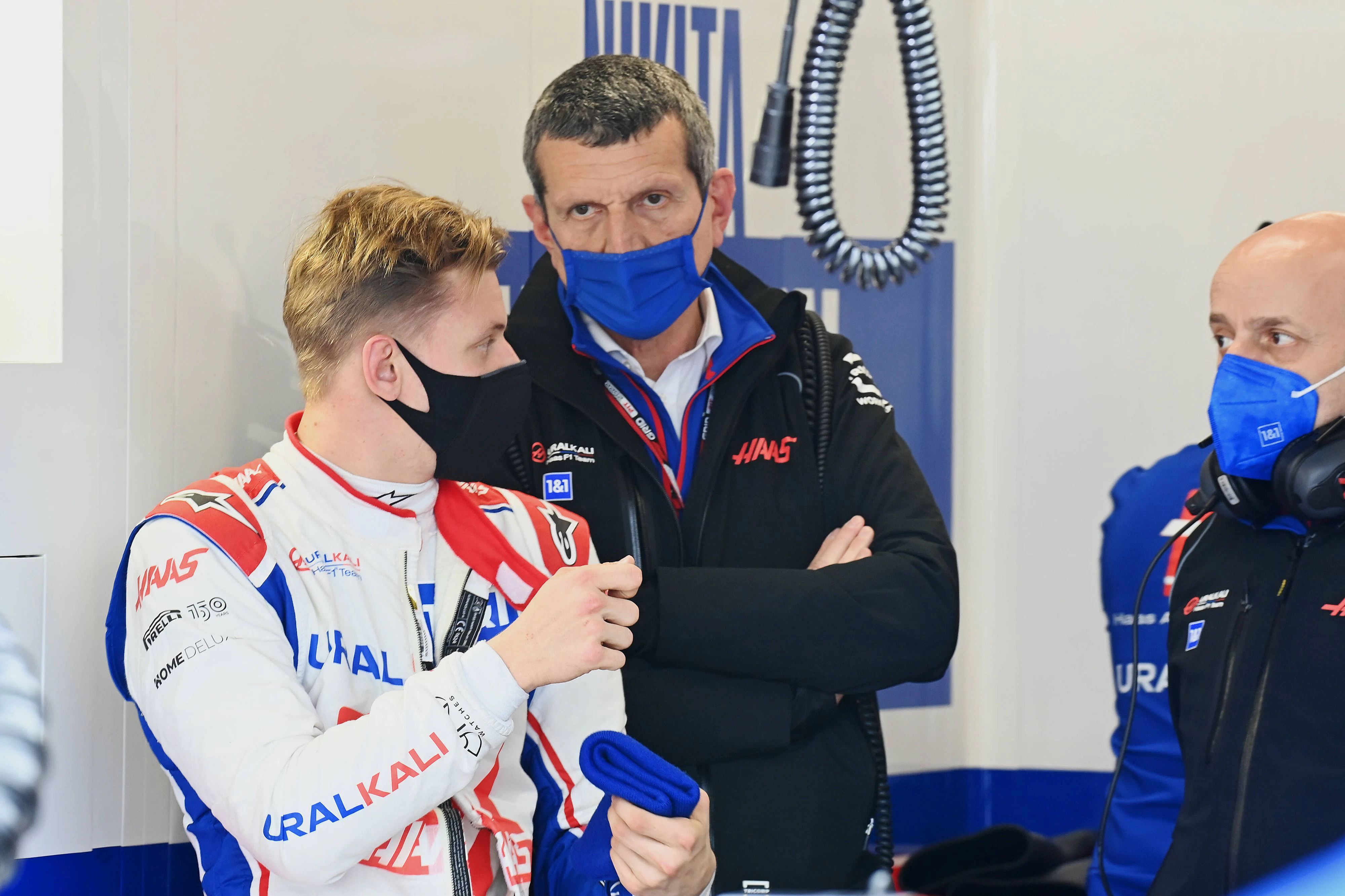 Günther Steiner spricht über die Zukunft von Mick Schumacher. 