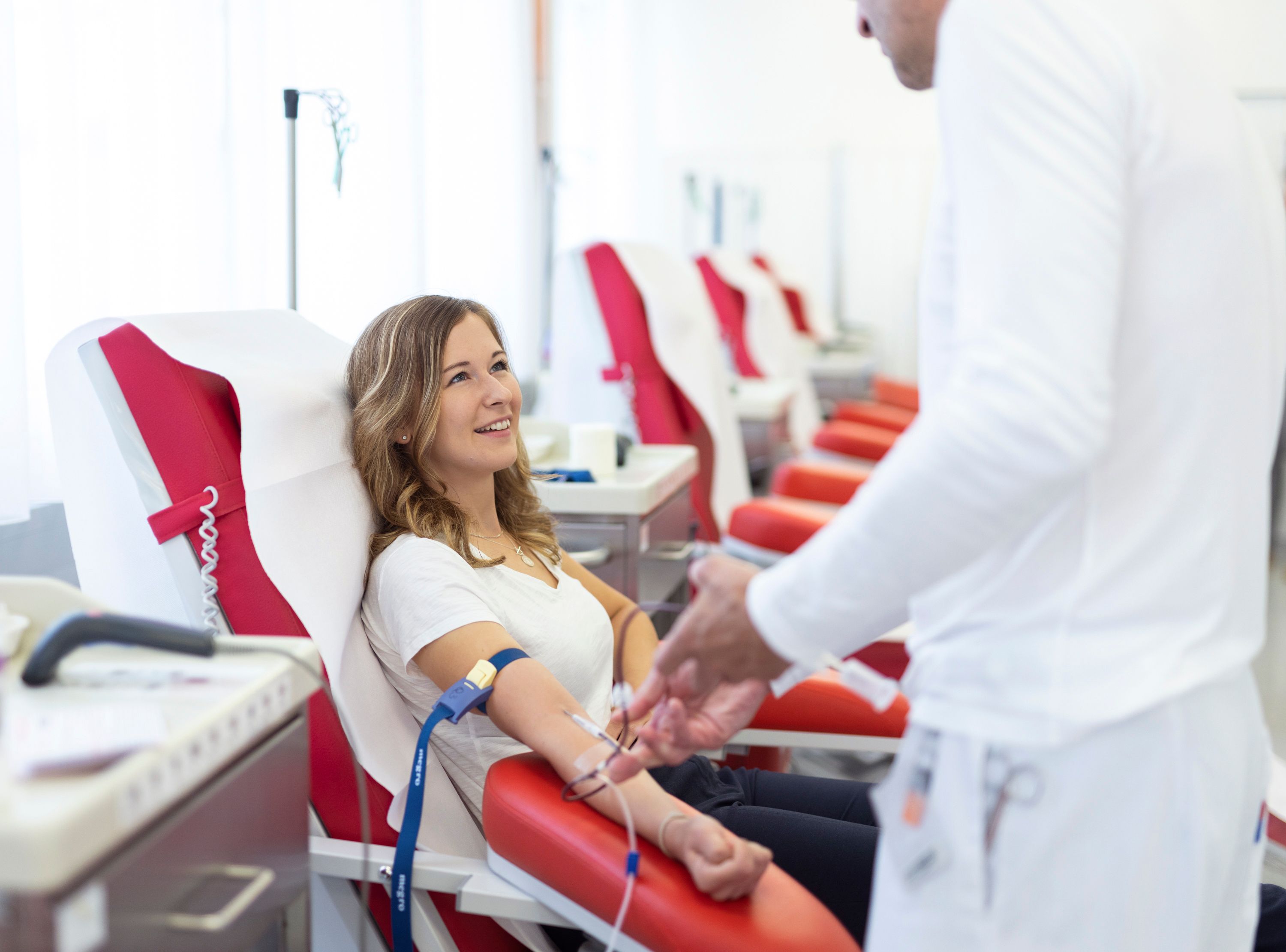 Vorm "Heute"-Interview ging's für die Staatssekretärin zum Blutspenden.