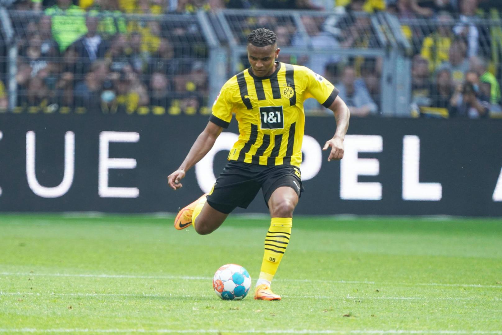 <strong>Fix: Manuel Akanji zu Manchester City. </strong>Der Schweizer verlässt Borussia Dortmund und trägt in Zukunft das Trikot des englischen Meisters. Kostenpunkt: 17 Millionen Euro