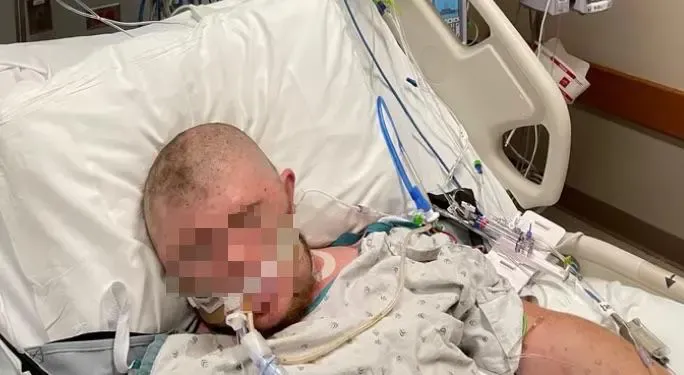 Der 20-Jährige wurde in ein künstliches Koma versetzt und musste beatmet werden. 