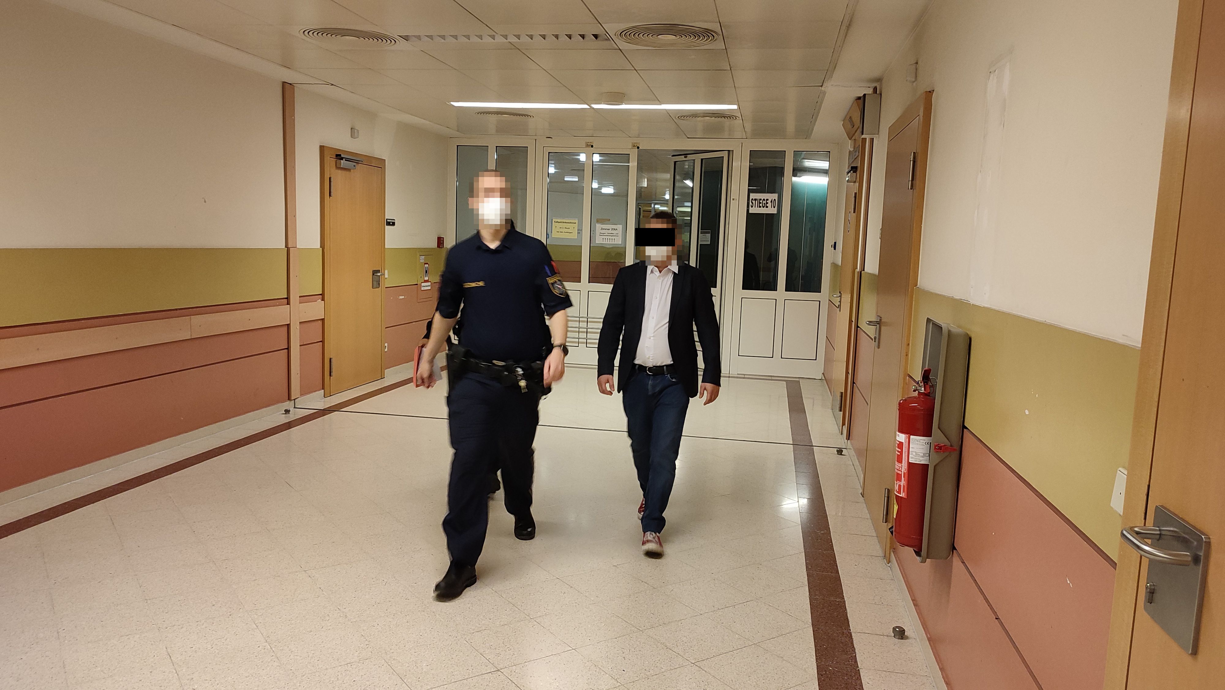 Der Tobende gab sich vor Gericht geläutert – er hatte dem Anwalt gedroht, ihn umzubringen.