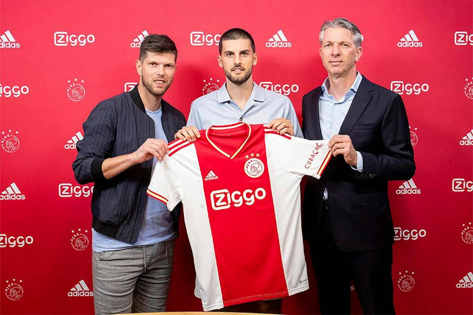 Florian Grillitsch unterschreibt bei Ajax Amsterdam. 