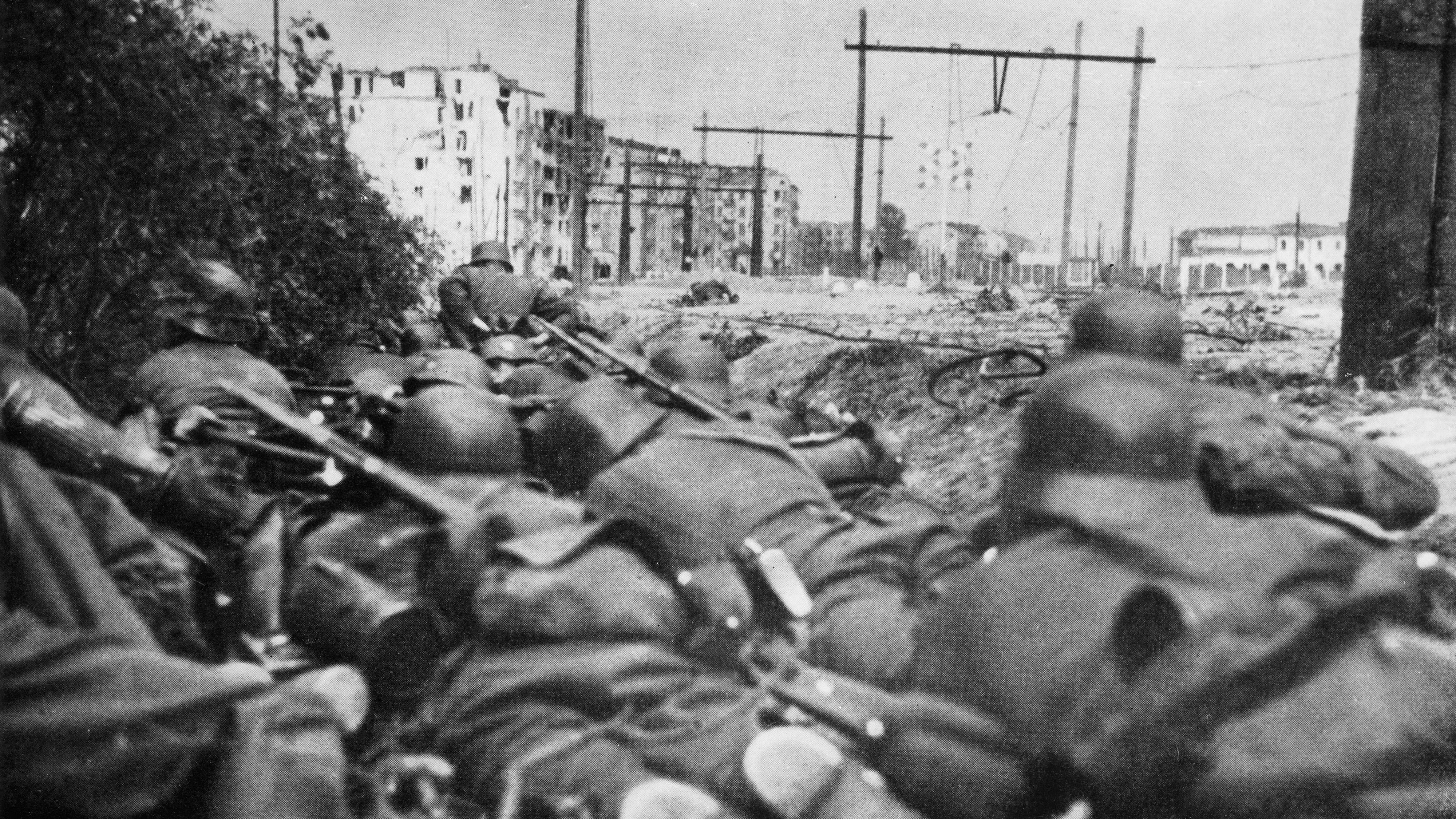 Soldaten der Wehrmacht zu Beginn des Angriffs auf Warschau im September 1939.