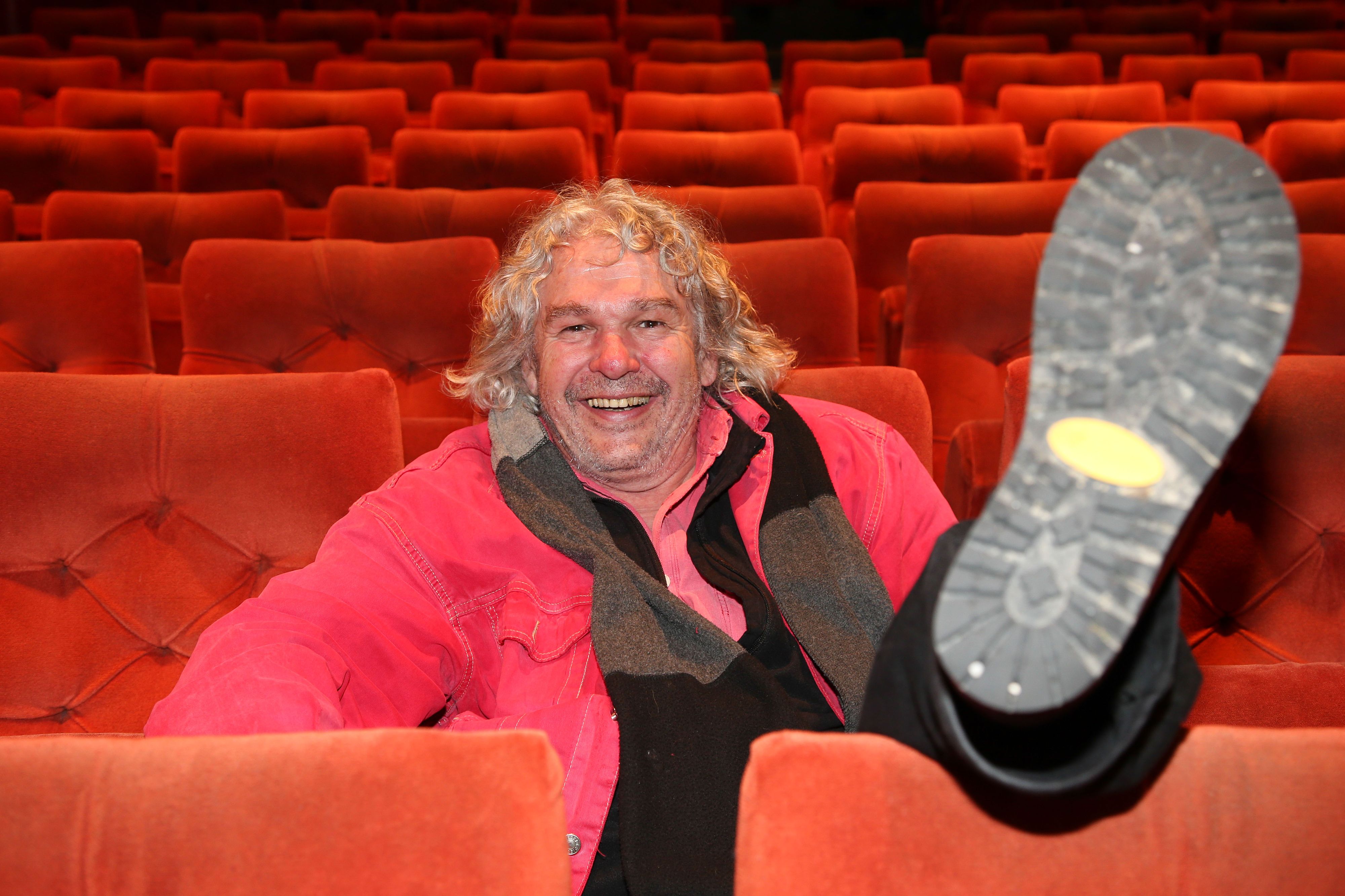 Download von www.picturedesk.com am 01.09.2022 (08:36).  Filmpremiere: DAS LEBEN IST KEINE GENERALPROBE, ein Film über "Heini" Staudinger, Gründer von GEA, .im DAS KINO Salzburg,.im Bild v. li: Heinrich "Heini" Staudinger Gea Gründer,.08.04.2016.Foto: Franz Neumayr/SB - 20160408_PD12773 - Rechteinfo: Rights Managed (RM)