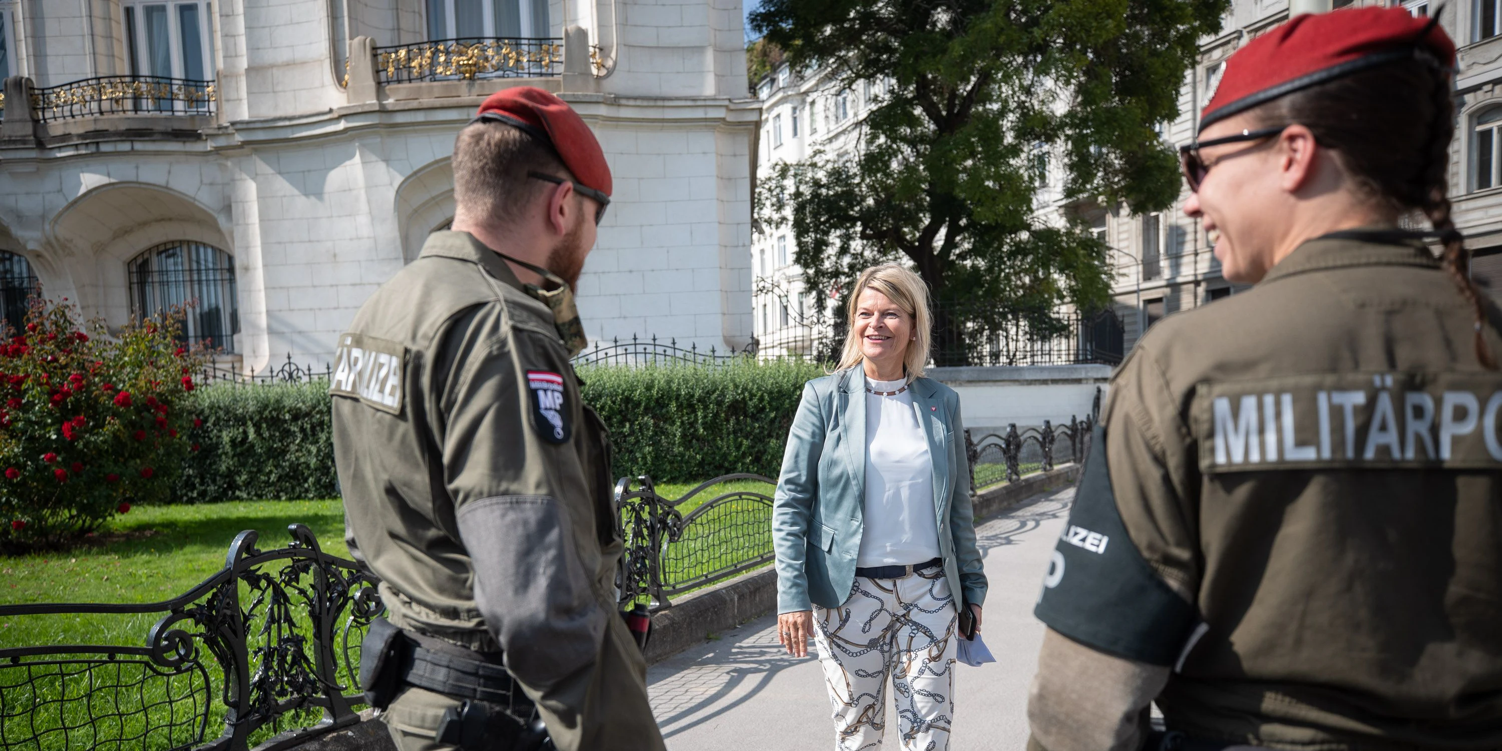 Statt über 200 bewachen nun "nur" mehr 100 Soldaten Botschaften und Co. in Wien.