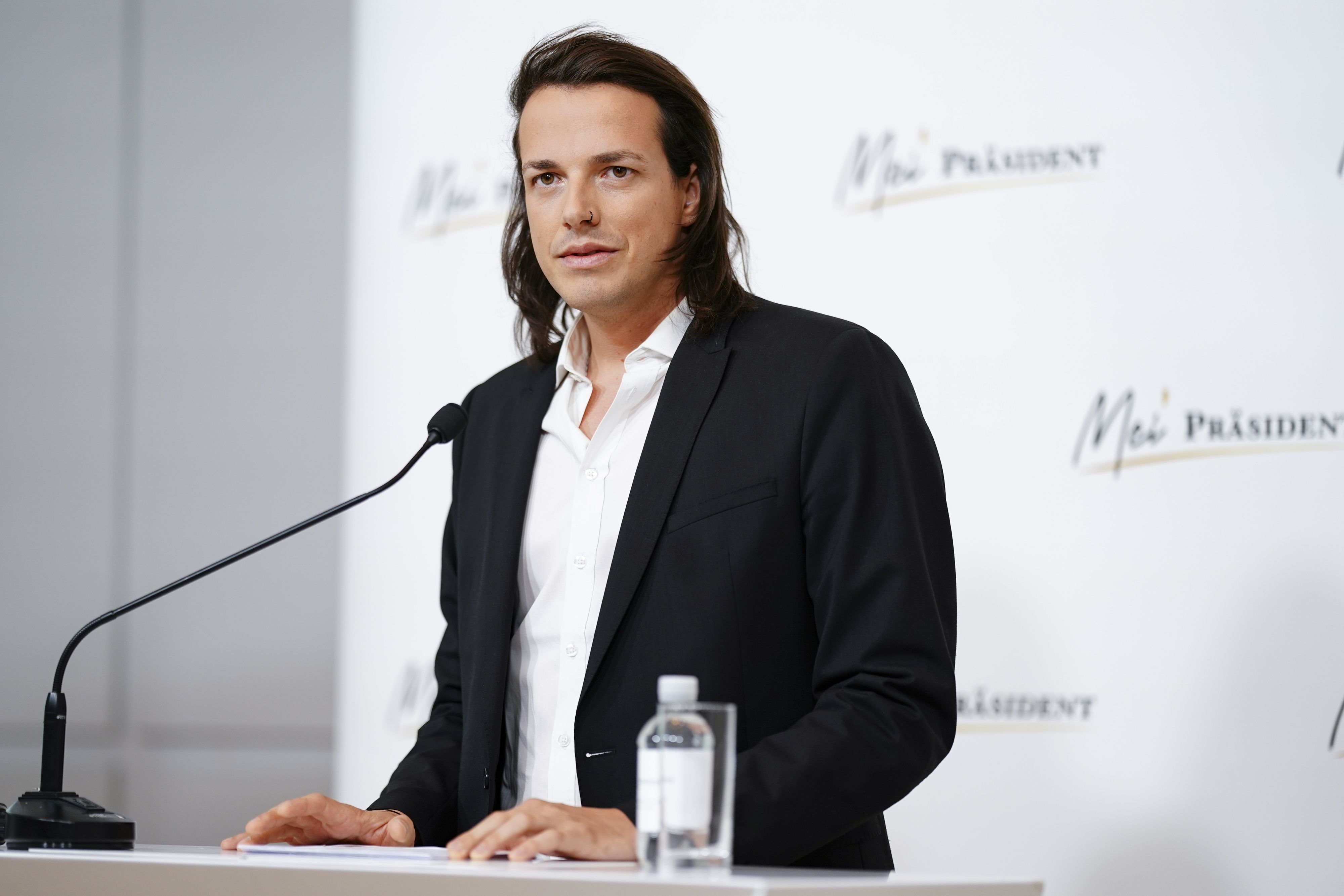 Bierpartei-Gründer Dominik Wlazny würde Stand jetzt wohl den Einzug in den Nationalrat schaffen.&nbsp;