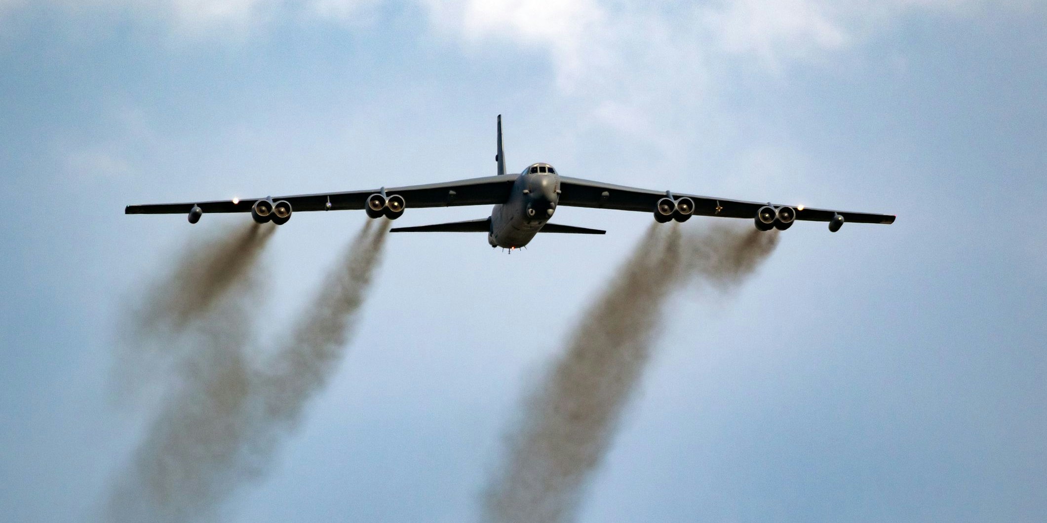 In nur 100 Metern Höhe werden zwei B-52 Langstreckenbomber über die Steiermark fliegen. (Symbolbild)
