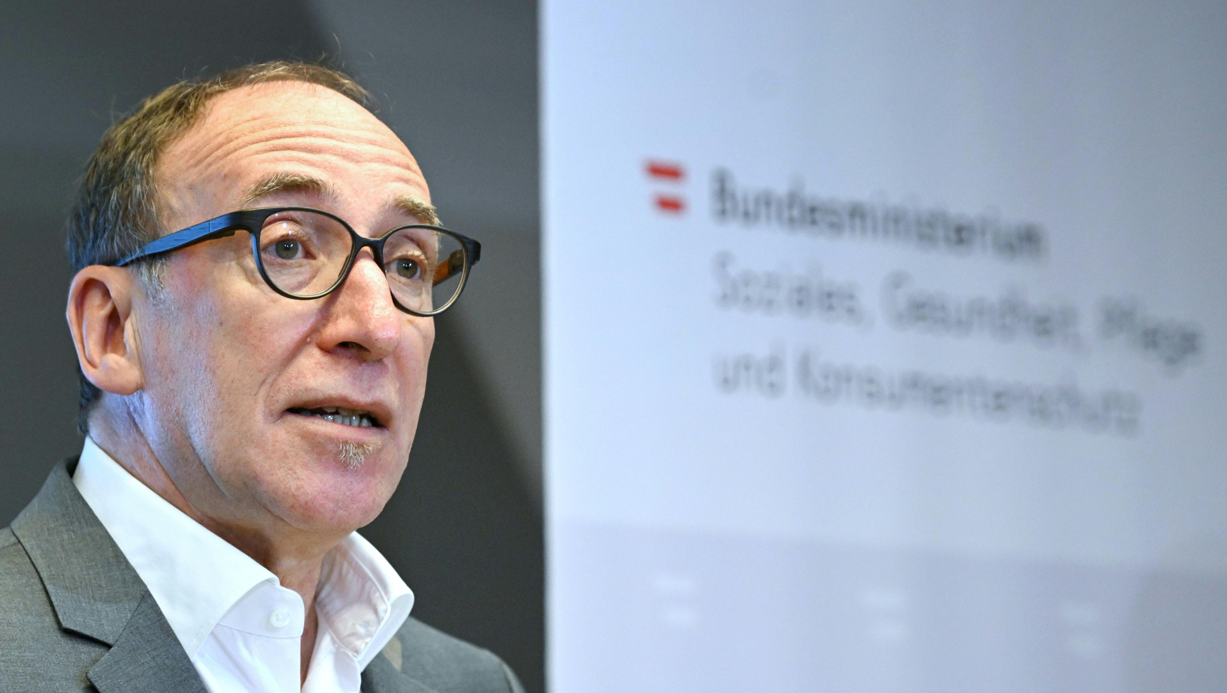 Gesundheitsminister Johannes Rauch stellte am 1. September das neu öffentlich Covid-19-Register und das Abwasser-Dashboard vor.