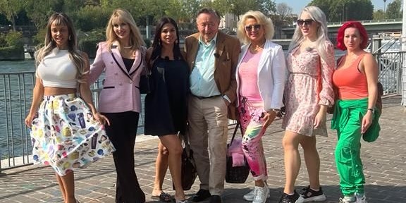 Richard Lugner mit seinen Tierchen in Paris