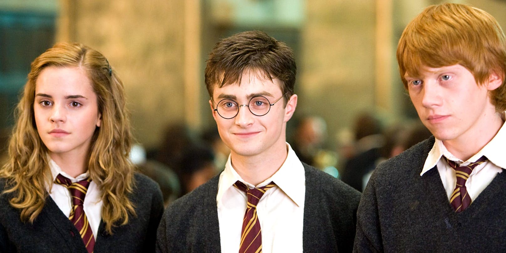 Emma Watson (Hermine Granger), Daniel Radcliffe (Harry Potter) und Rupert Grint (Ron Weasly) wurden in den 2000er Jahren durch die Harry-Potter-Filme weltbekannt.