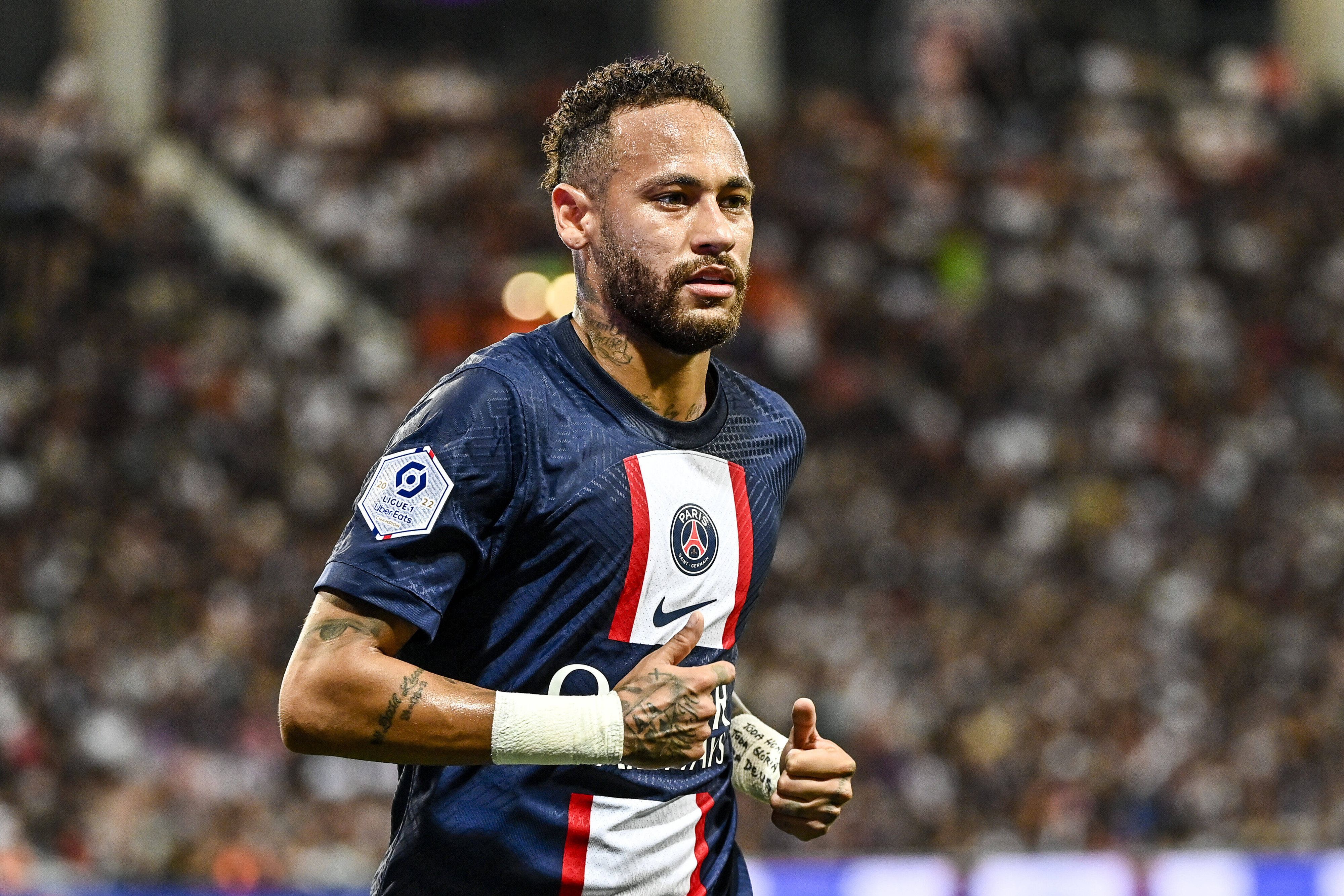 Paris St.-Germain wollte Neymar noch abgeben, holte sich aber eine Absage. 