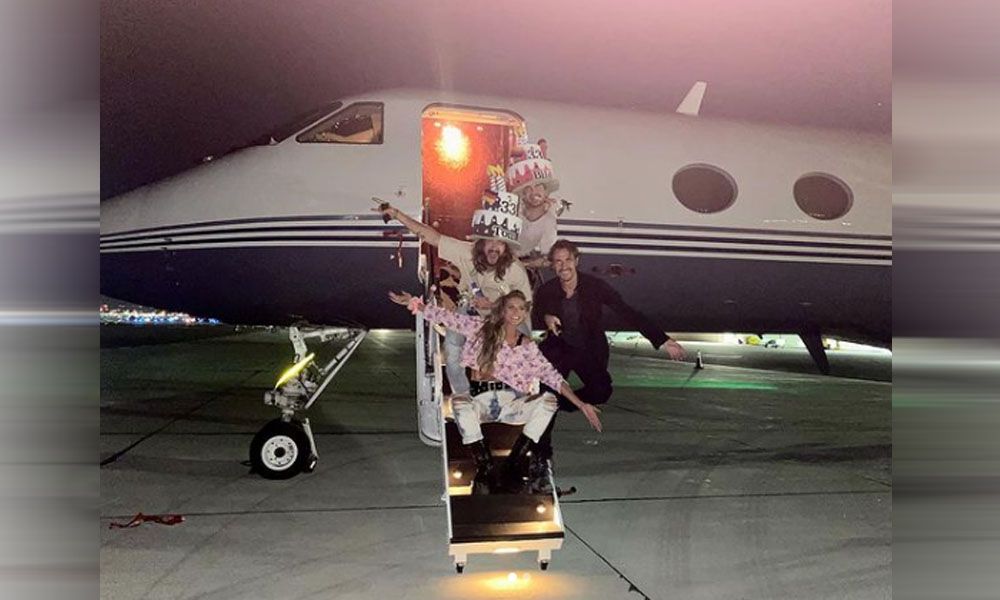 Zum 33. Geburtstag gibt's eine Sause im Privatflugzeug.