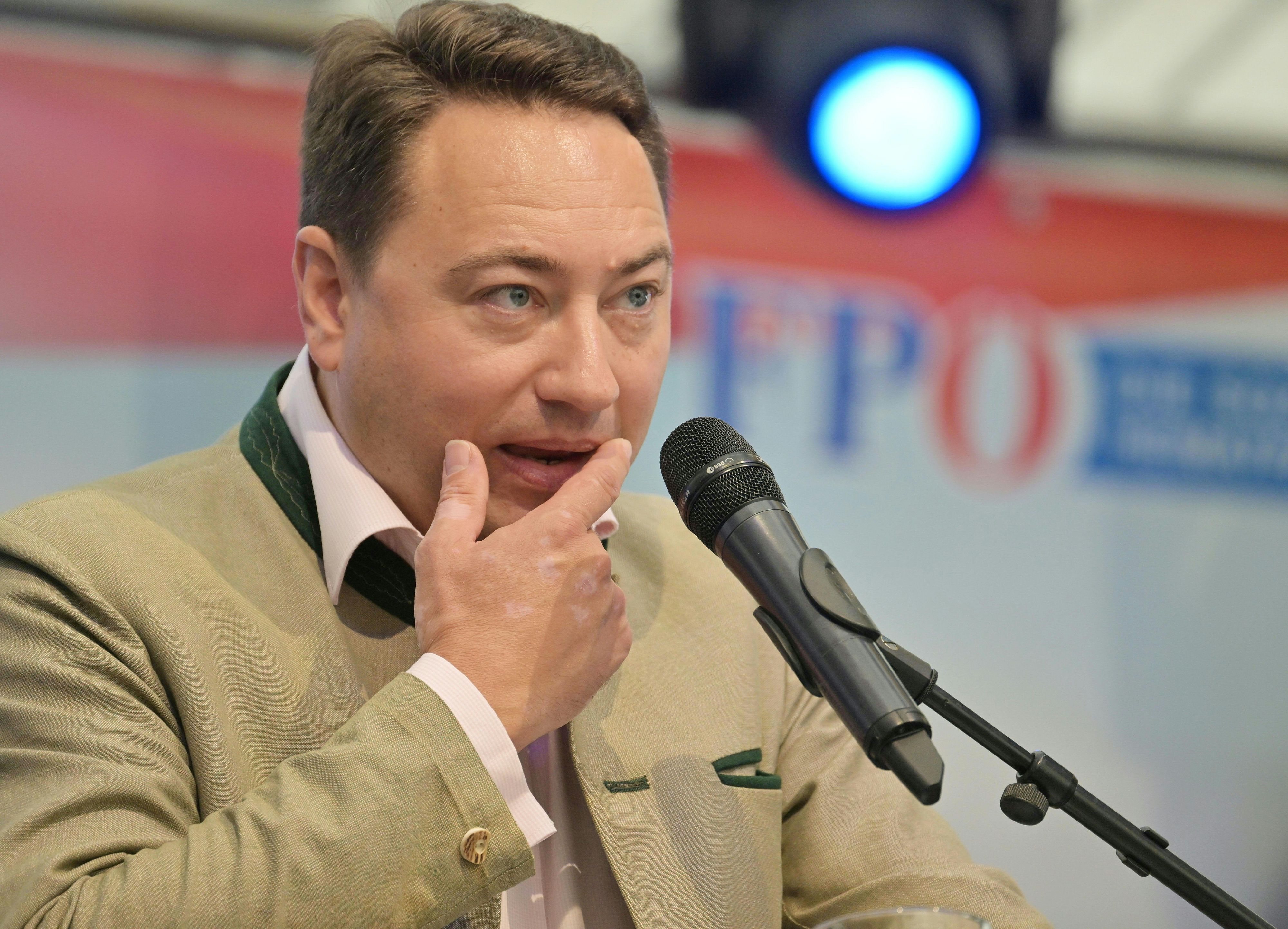 Lässt gar kein gutes Haar an der ÖVP: FPÖ-Landesparteichef Manfred Haimbuchner.