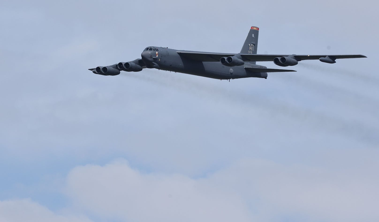 Überflug des US-Bombers B-52