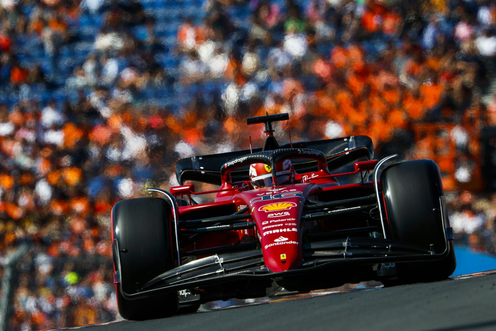 Ferrari dominiert das heutige Training. 