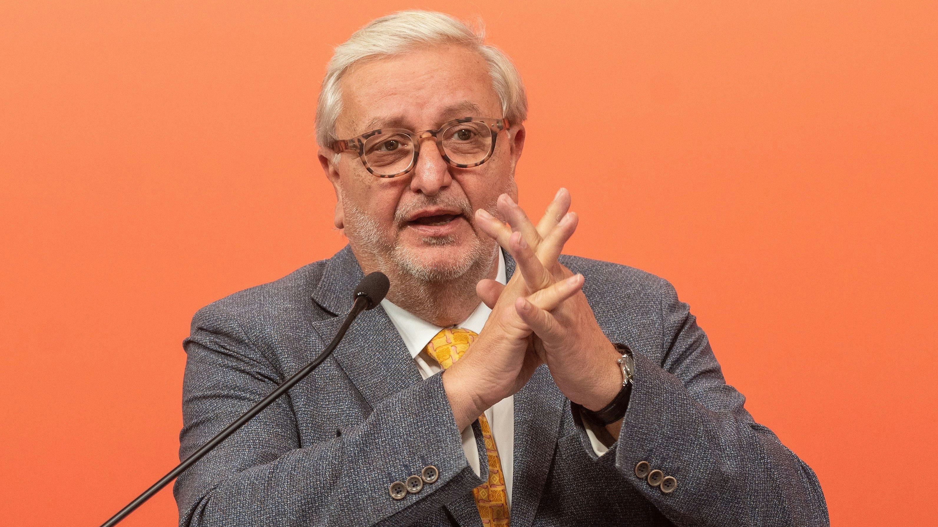 Download von www.picturedesk.com am 03.09.2022 (16:54).  WIEN, OESTERREICH - 1. JUNI: Wirtschaftssprercher der SPOE Christoph Matznetter bei einer Pressekonferenz der SPOE zu Massnahmen gegen die Teuerung im Parlamentsklub der SPOE am 1. Juni 2022 in Wien, Oesterreich.220601_SEPA_32_031 - 20220601_PD3366 - Rechteinfo: Rights Managed (RM)