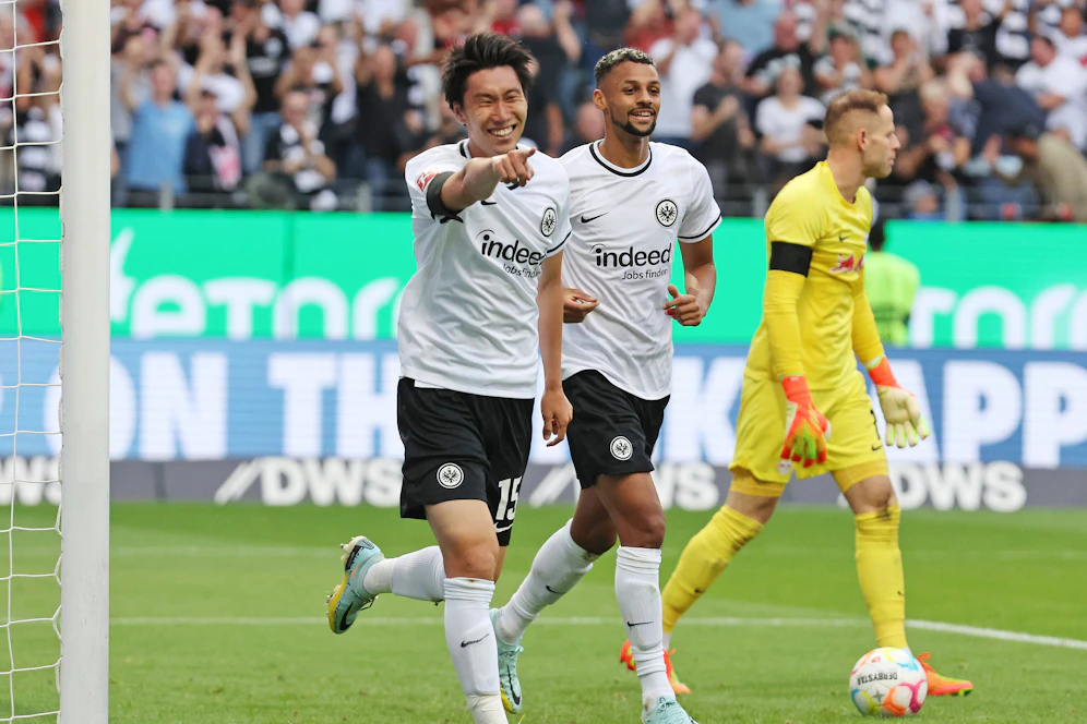Eintracht Frankfurt feiert einen klaren 4:0-Erfolg gegen RB Leipzig. 