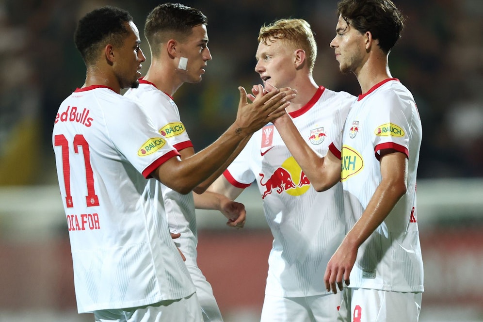 Noah Okafor trifft gegen die WSG Tirol. 