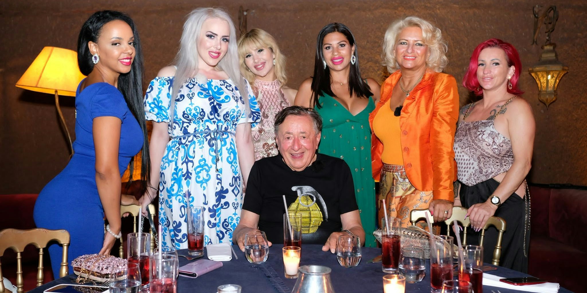 Richard Lugner mit seinen Tierchen.