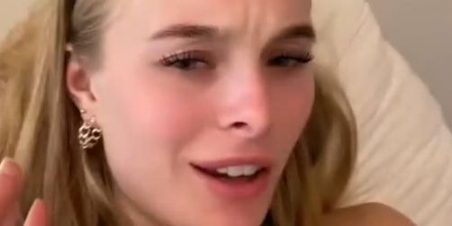 Tiktokerin erwischt Freund beim Fremdgehen – und erzählt nun davon.