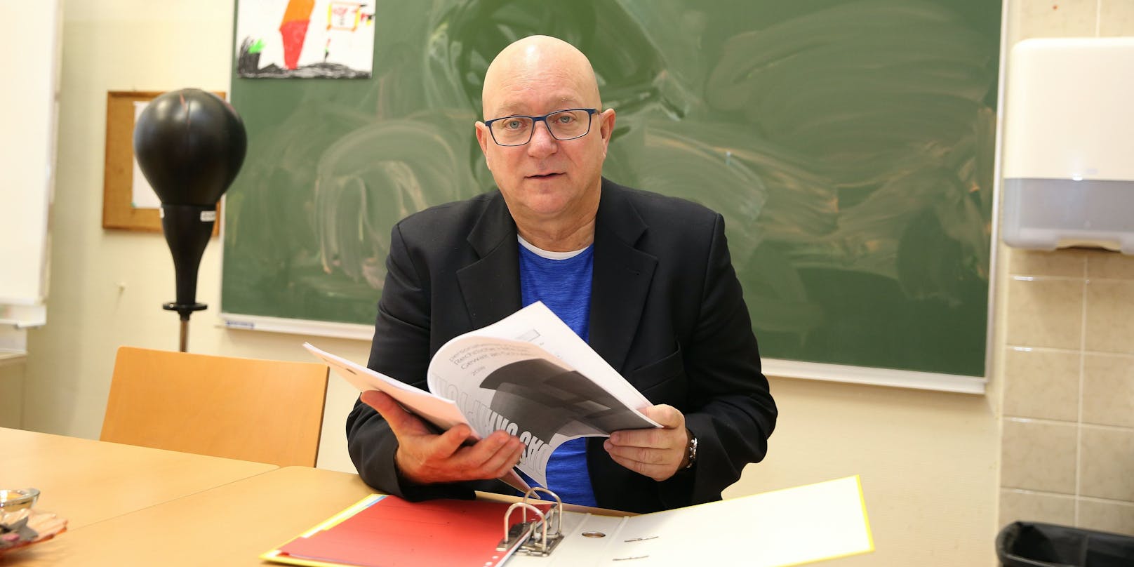 Niki Glattauer war Lehrer und Schuldirektor und vergibt in "<em>Heute</em>" Noten.