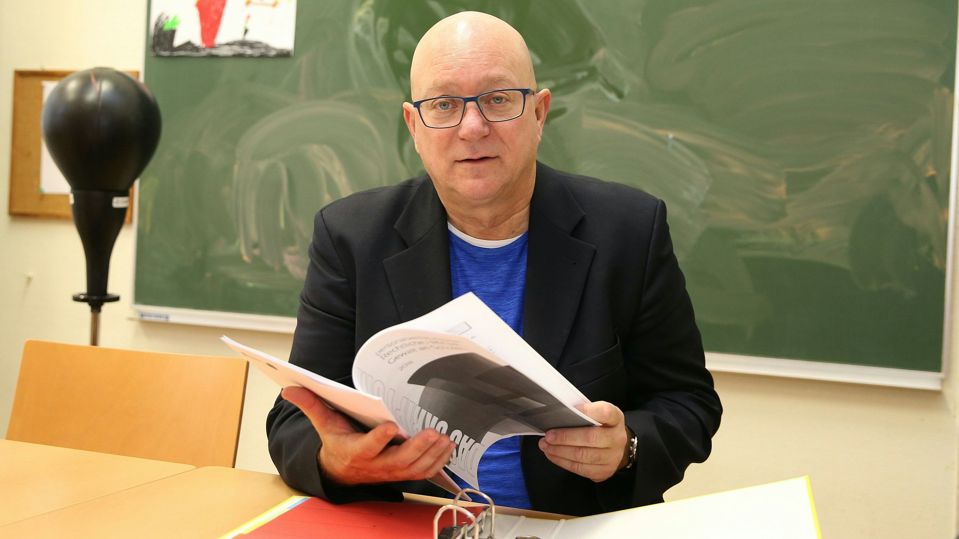 Niki Glattauer war Lehrer und Schuldirektor und vergibt in "Heute" Noten.