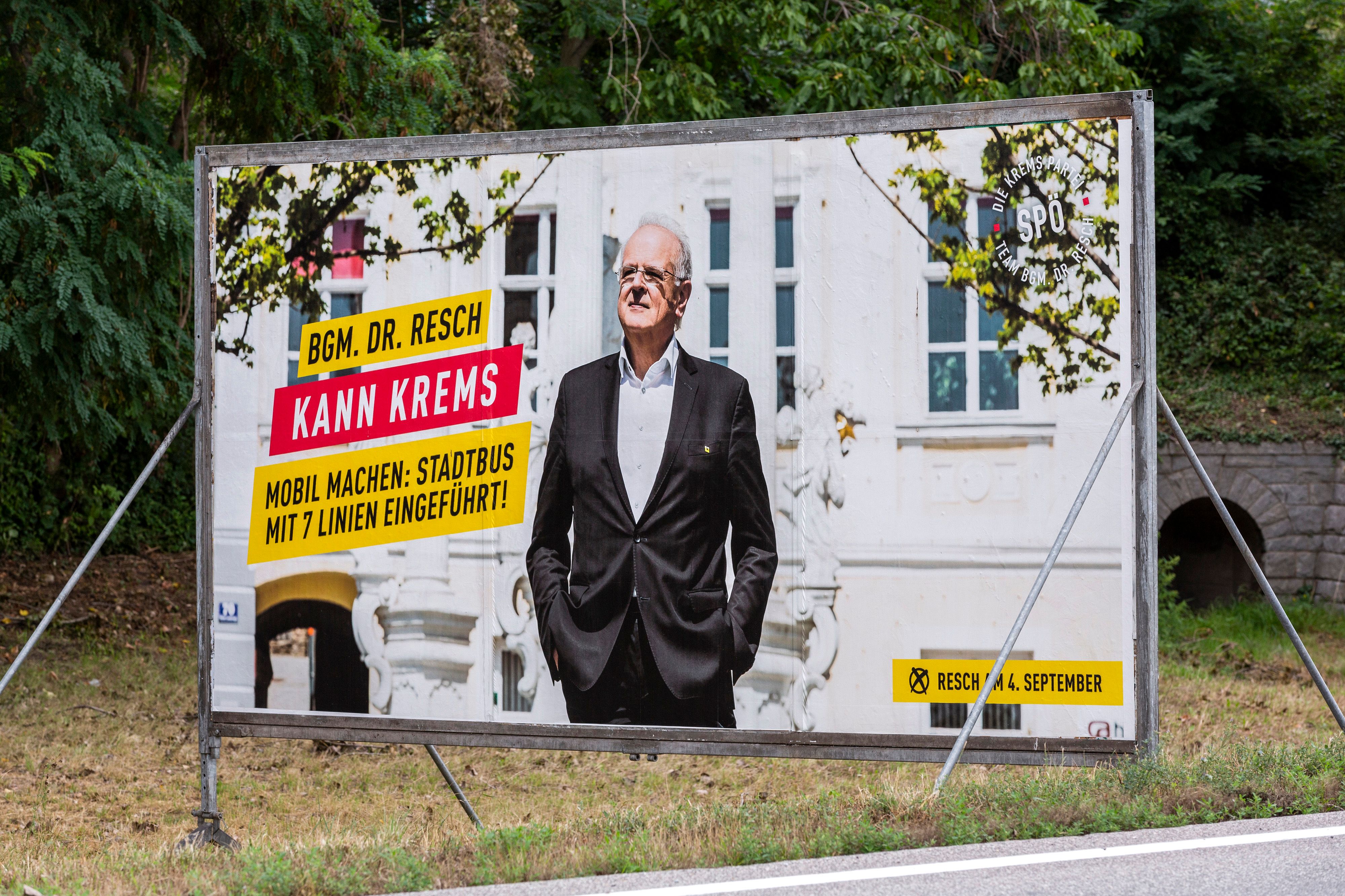 Gemeinderatswahl 2022 in Krems am 04.09.2022 - ein Wahlplakat der SPÖ, Team Bgm. Dr. Reinhard Resch