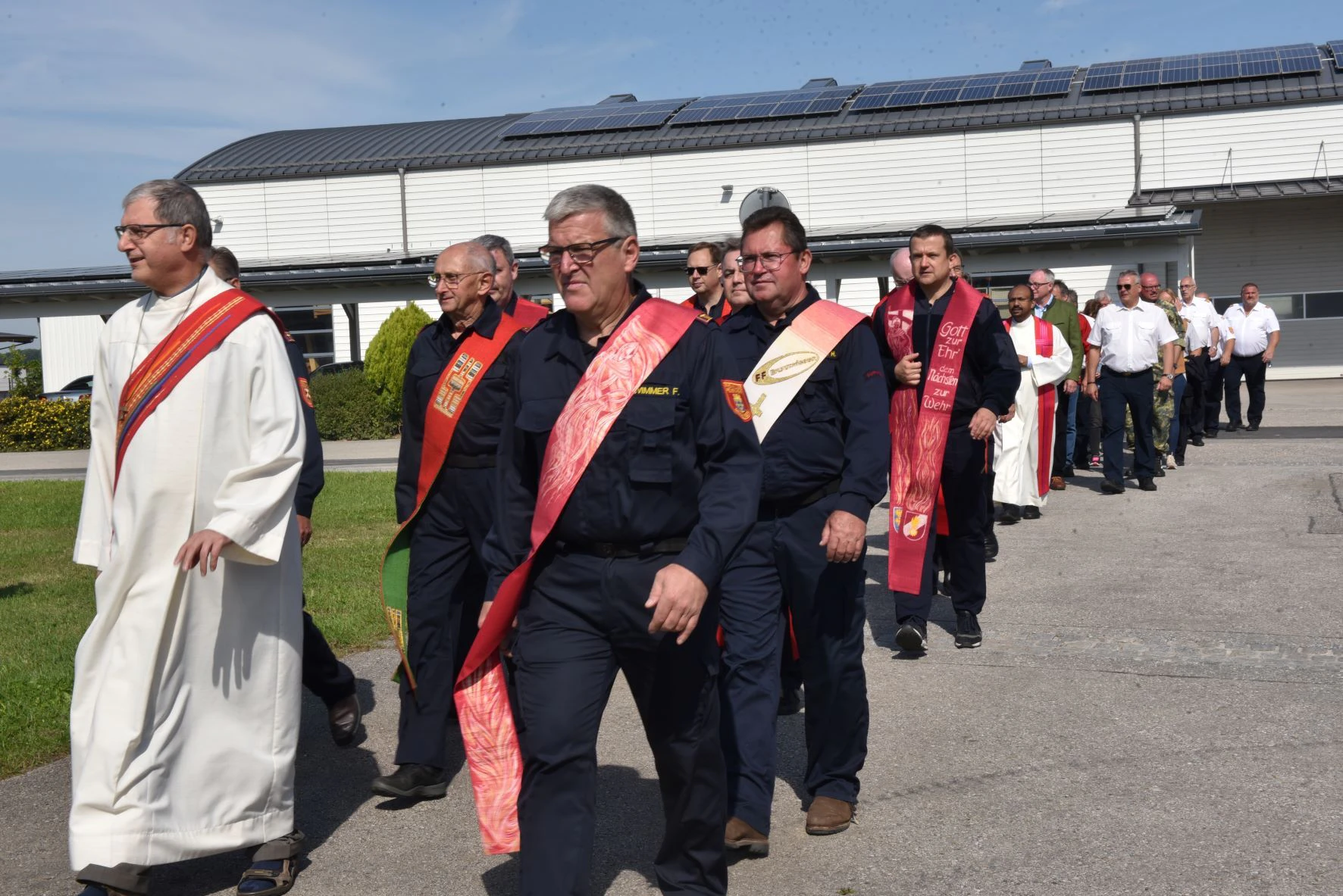 Hunderte Feuerwehrleute aus NÖ waren in Euratsfeld dabei.