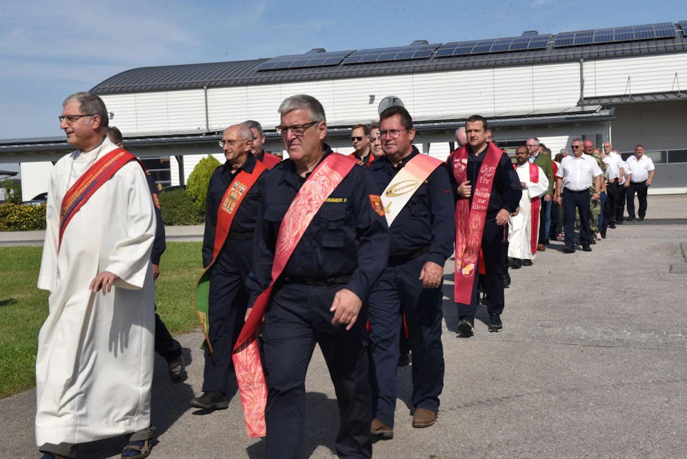 Hunderte Feuerwehrleute aus NÖ waren in Euratsfeld dabei.