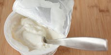 Joghurtdeckel ablecken gefährlich? Expertin klärt auf