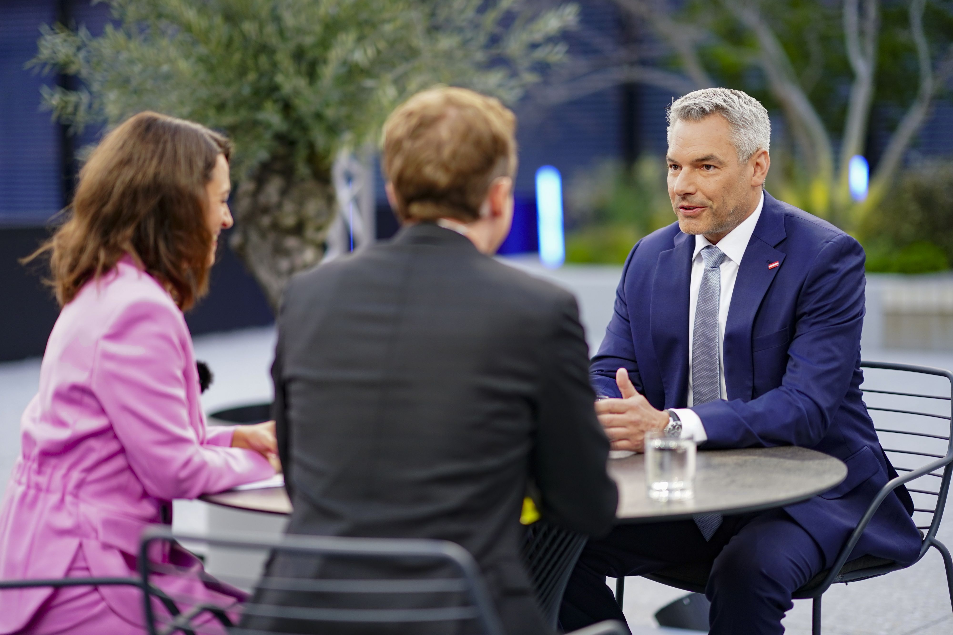 Bundeskanzler Karl Nehammer Im ORF-"Sommergespräch" 2022 | Heute.at ...