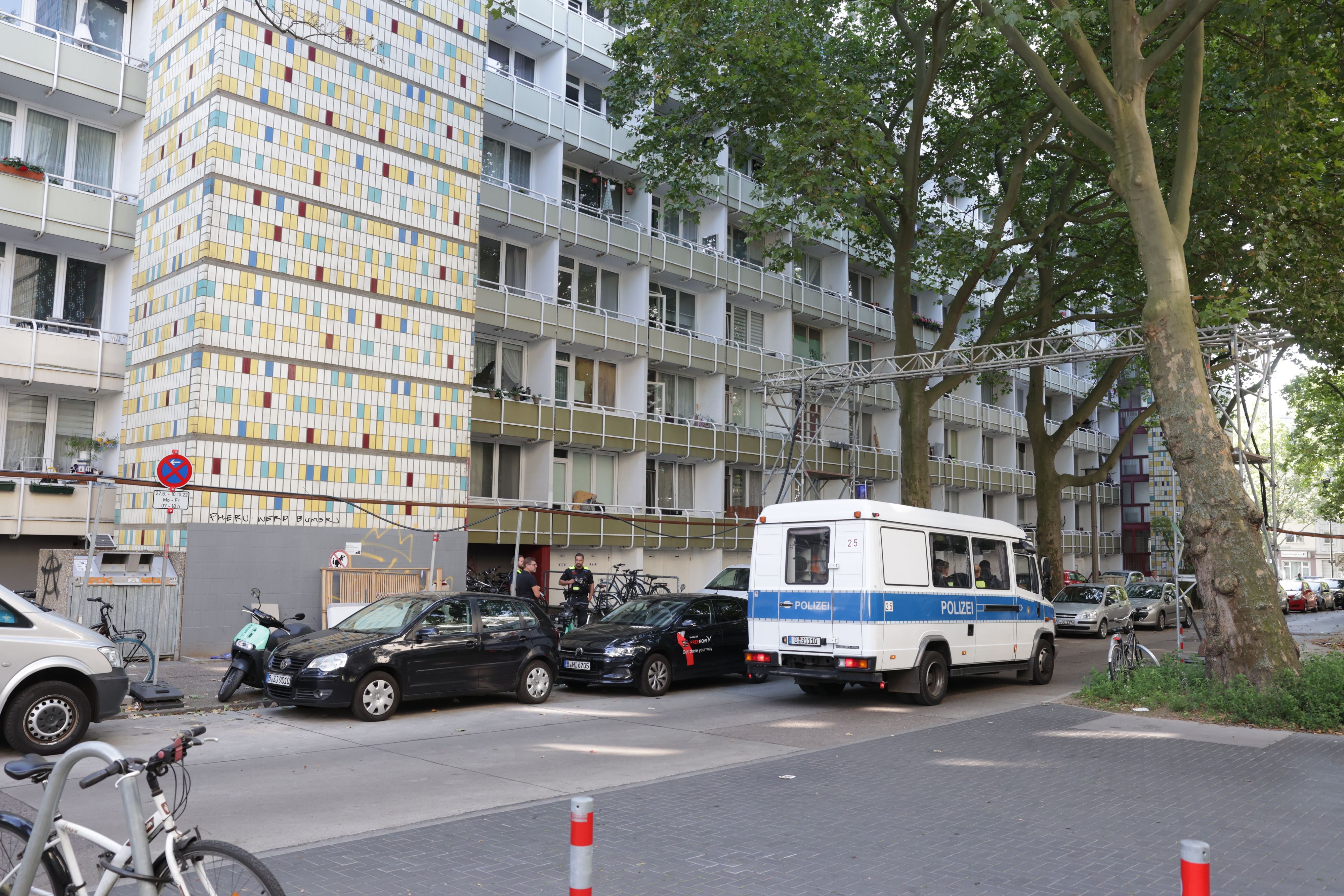 Die Polizei erschoss den Angreifer.
