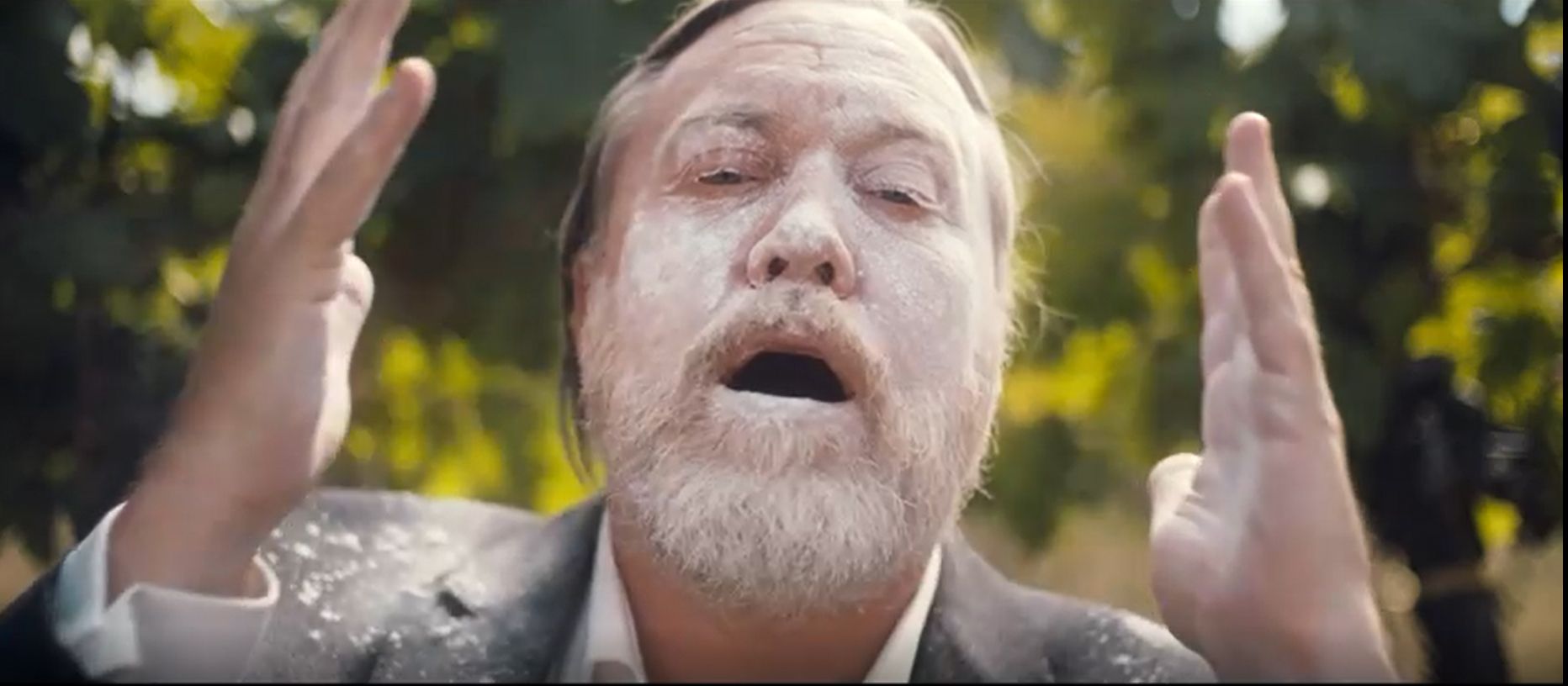 Schauspiel-Gigant Nicholas Ofczarek als Weißburgunder