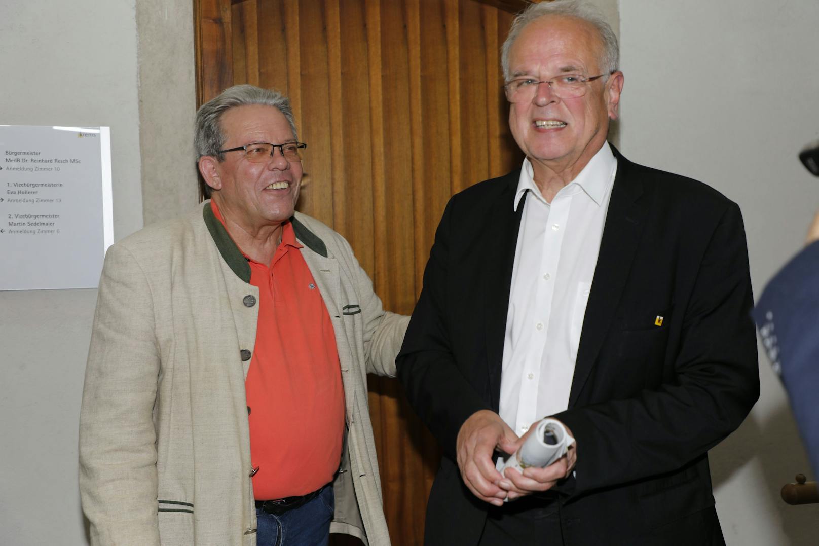 Bürgermeister Reinhard Resch (SP, r.) mit Wolfgang Mahrer von der Linken Stadtbewegung 