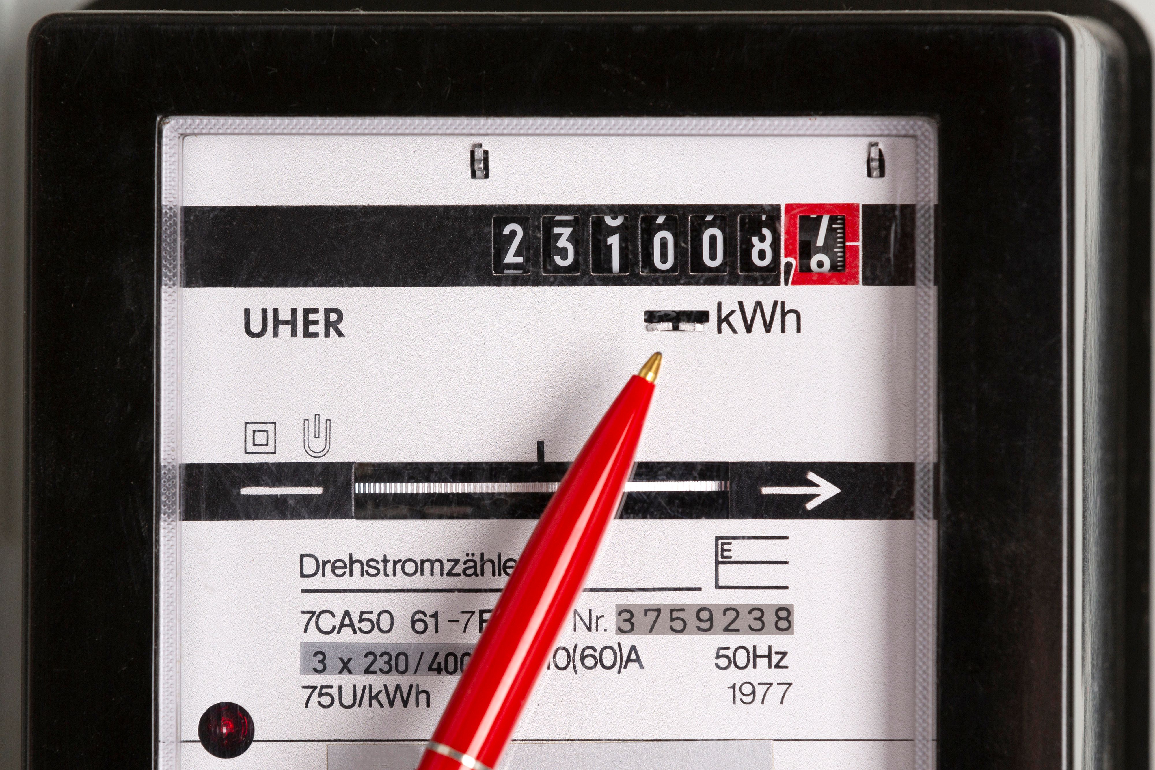 Statt erst im Dezember zu starten soll es viel schneller bei der Strompreisbremse gehen.