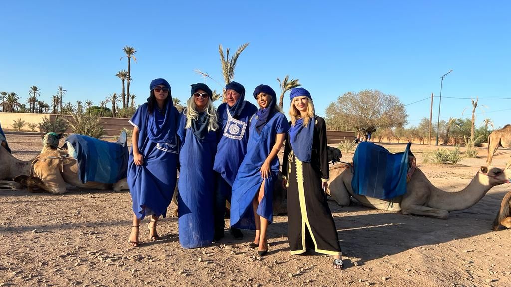Richard Lugner mit seinen Tierchen in Nordafrika