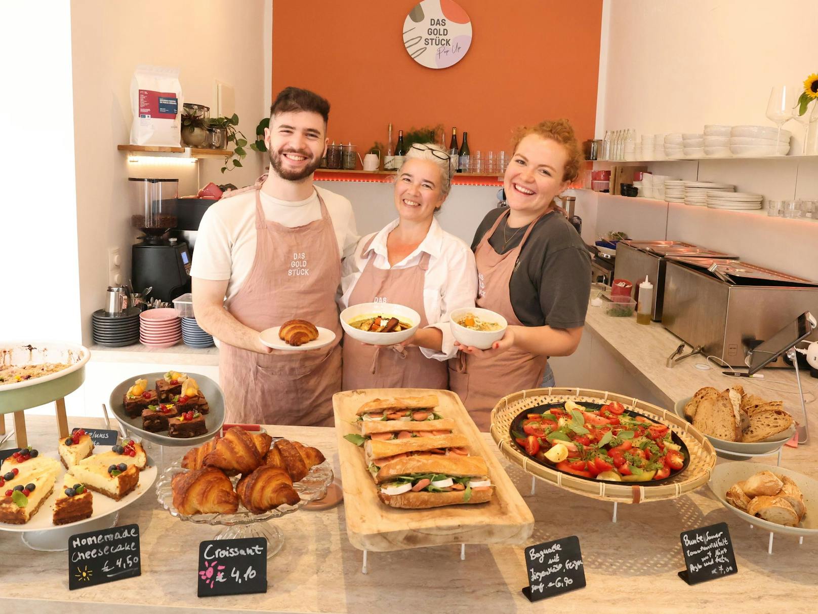 V.l.n.r.: Die echten Goldstücke des Pop-up sind Croissant-Profi Sagi Sasson, Köchin Mariya Rothaler und Co-Chefin Christina Honegger.