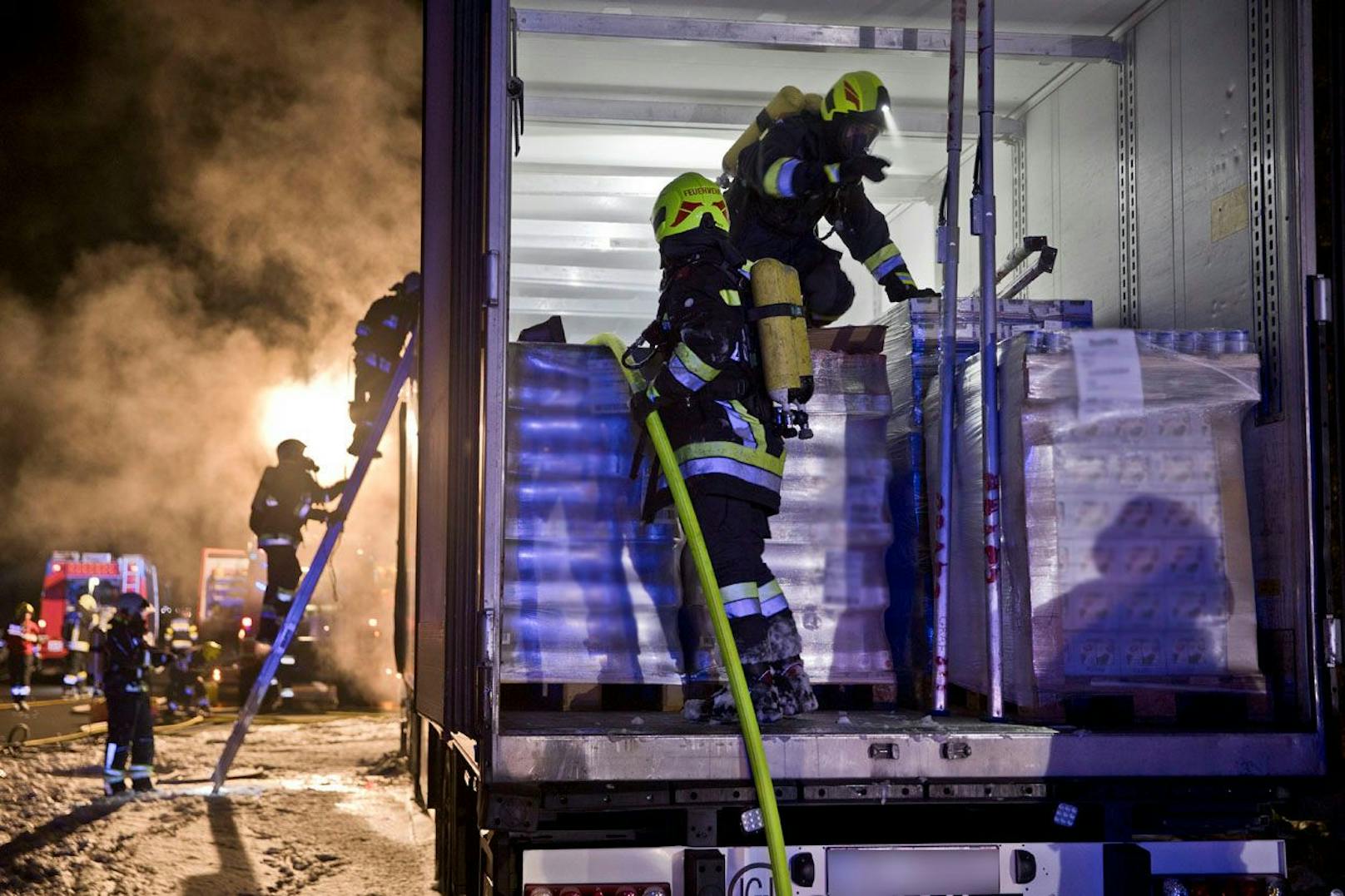 Das Führerhaus des Lkw brannte vollständig aus.