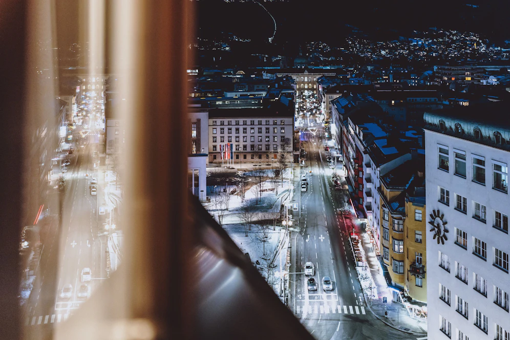 Auch in Innsbruck soll früher das Licht abedreht werden.