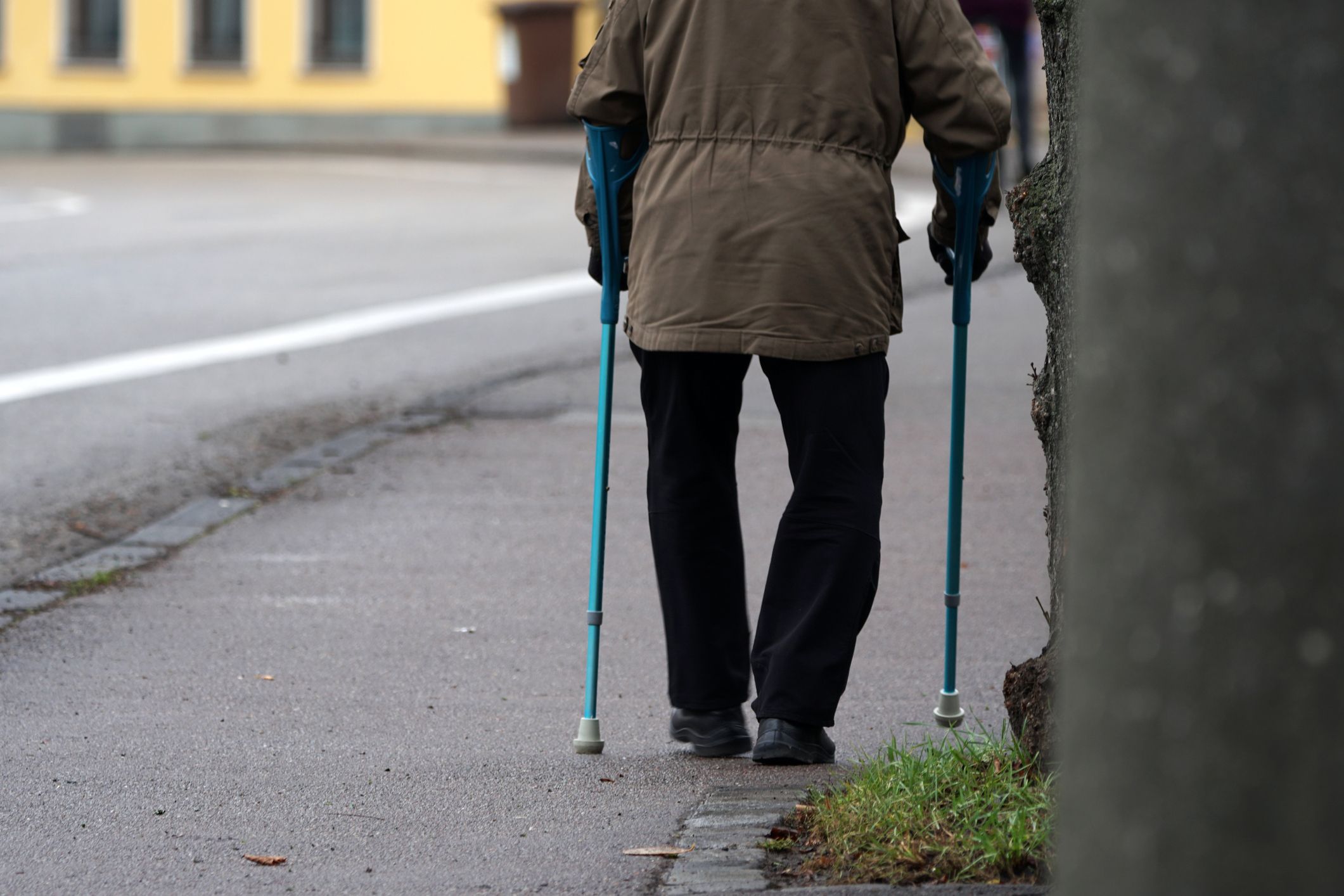 Die etwa 12- bis 14-Jährigen sahen in dem Mann wohl ein leichtes Opfer.