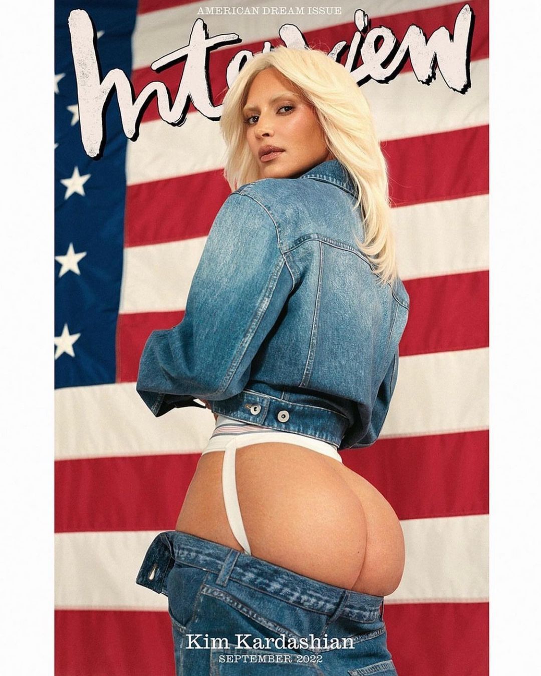 Mit gebleichten Augenbrauen ist Kim Kardashian fast nicht zu erkennen.