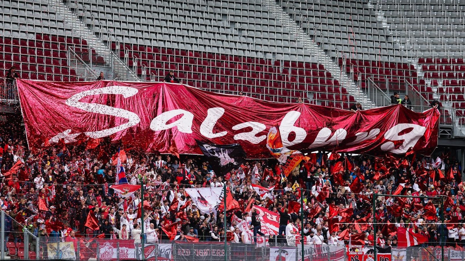 Die Fans von Red Bull Salzburg.